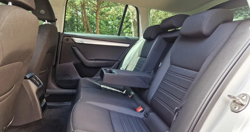 Skoda Octavia cena 54900 przebieg: 139000, rok produkcji 2020 z Lublin małe 277